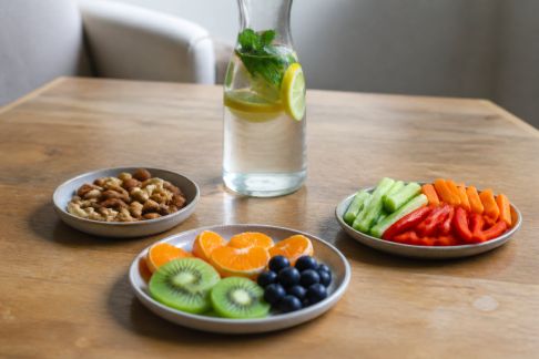 Préparer des snacks sains et gourmands pour une journée spa réussie