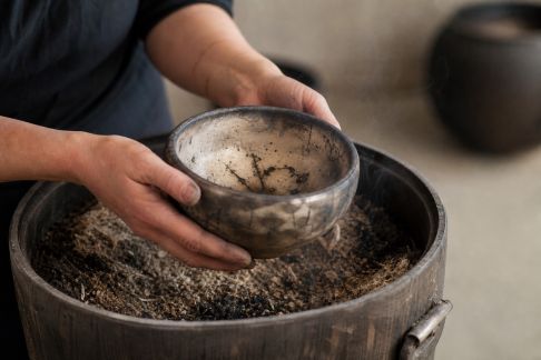 Découverte de la poterie raku : une expérience artistique et sensorielle d’exception