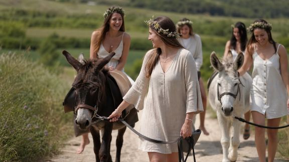 Balade nature à dos d’âne : une expérience joyeuse et originale pour l’EVJF