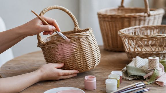 DIY : organiser un atelier de customisation de paniers en osier
