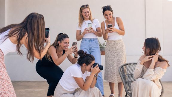 Comment organiser un concours photo entre amies pendant l’EVJF