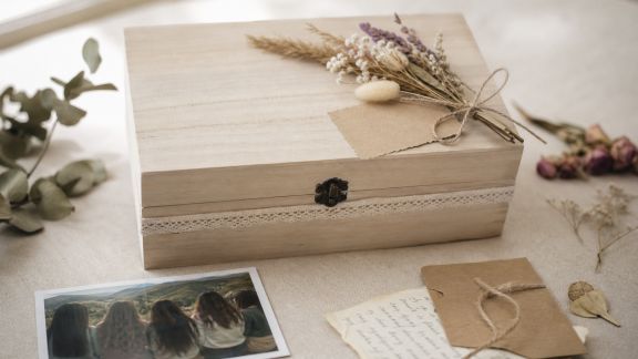 Fabriquer une boîte à souvenirs originale pour l’EVJF