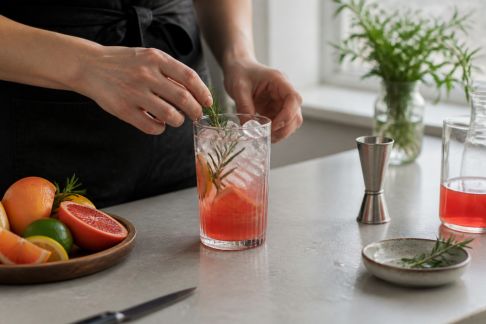 Cours de mixologie sans alcool : maîtrisez l’art des mocktails pour une animation originale