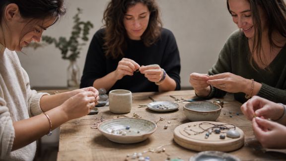 Pièces uniques : miser sur l’artisanat local pour l’EVJF